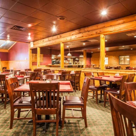 Quality Inn & Suites Ames Conference Center Near Isu Campus