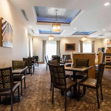 Comfort Suites