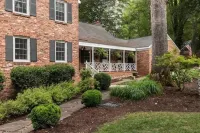 Colonial Gardens B & B