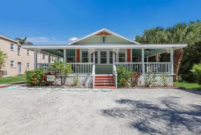 Marmalade Mermaid 3 Bedroom Home by Redawning