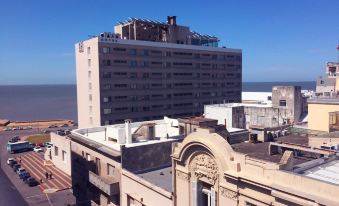 Circus Hostel&Hotel Montevideo