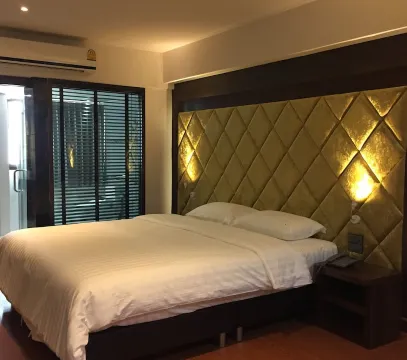 Executive M Room