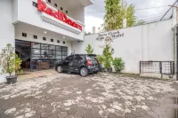 RedDoorz Hostel Near Stadion Mandala Krida Yogya - 2 stelle