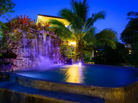 T.Tao Garden Home Отели рядом с достопримечательностью «Wat Kaeng Klang Dong»