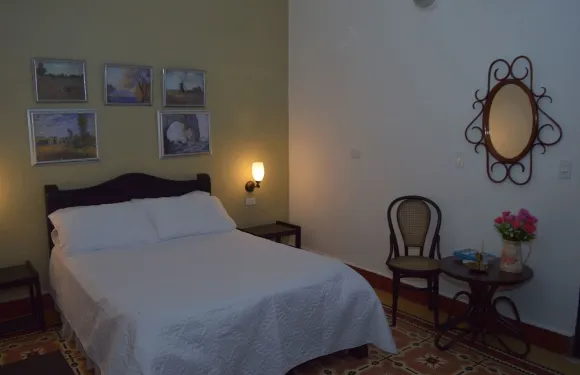 安娜洛蘭薩精品酒店民宿