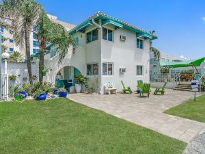 Hollywood Beachside Boutique Suite