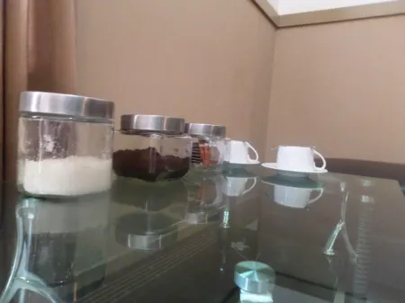 Ndalem Suratin Guesthouse Отели рядом с достопримечательностью «Tugu Yogyakarta Monument»