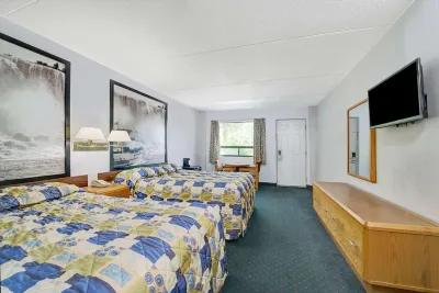 Super 8 by Wyndham Niagara Falls North Hotels in Niagara Falls