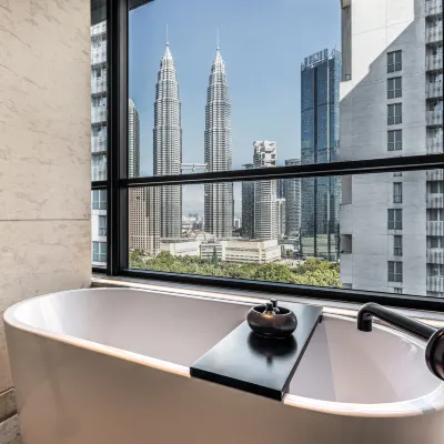 The RuMa Hotel and Residences Hotels in der Nähe von Dua Residency