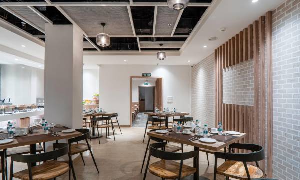 Le Roi Express Paharganj