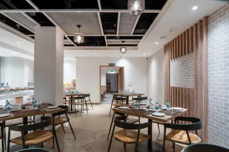 Le Roi Express Paharganj Отели рядом со станцией Rajiv Chowk