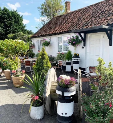 The White Horse Crostwick Hotels in Neatishead