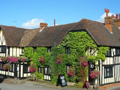 The Leather Bottle Ltd Hotels near Town Pier