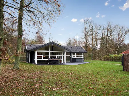 "Riaan" - 200m from the Sea Отели в г. Humble