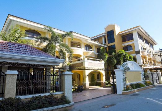 보라카이 홀리데이 리조트의 수영장