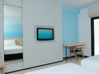 Bloo Hotel Hotels near Sunset Road