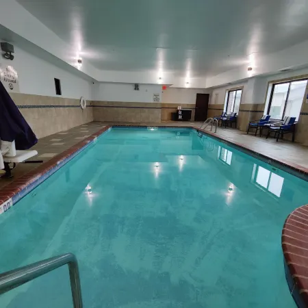 Holiday Inn Express WATERLOO-CEDAR FALLS by IHG