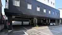 Wakayama Daiichi Fuji Hotel - Parkplatz
