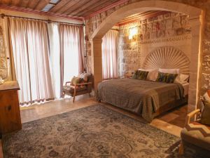 Vita Cave Suites