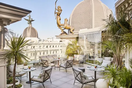 Hyatt Centric Gran Via Madrid Отели рядом с достопримечательностью «Королевский ботанический сад Мадрида»