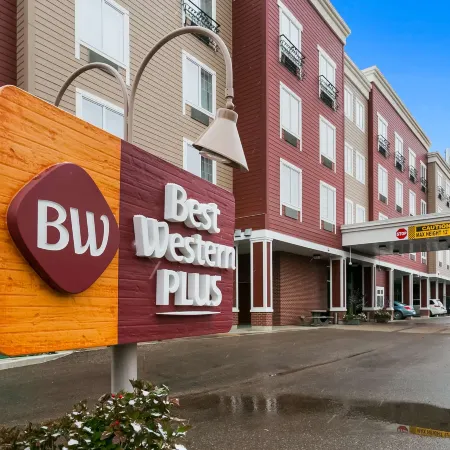 Best Western Plus Chateau Inn Sylvan Lake