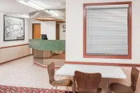 سوبر 8 باي ويندام شيبشيوانا فنادق في Middlebury