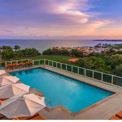 Arya Hotel & Suites Coconut Grove Hotels near The Kampong