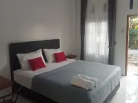Guest House D Valeri Hotels in Wae Kelambu