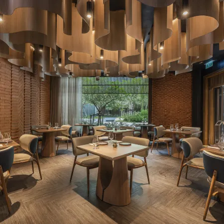 The Salil Hotel Riverside Bangkok Отели рядом с достопримечательностью «Watermark Чао Пхрая»