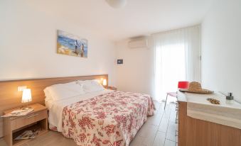 Elegant Residenza Monica 2 Bedroom C6 Sleep for 6