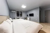 Yeosu Rivera Hotel