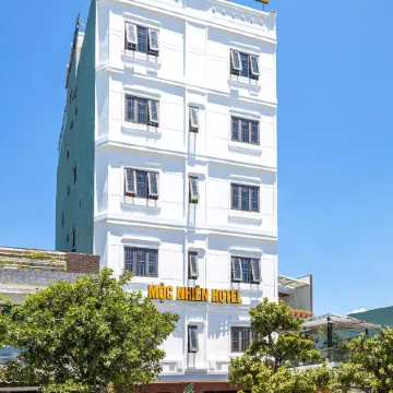 Moc Nhien Hotel Da Nang Отели рядом с достопримечательностью «Пляж Nam O»