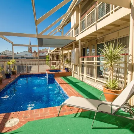 MAS Country Riverboat Lodge Motor Inn