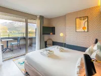 Splendid Hotel Lac d'Annecy, Handwritten Collection Отели рядом с достопримечательностью «Notre-Dame de Liesse»
