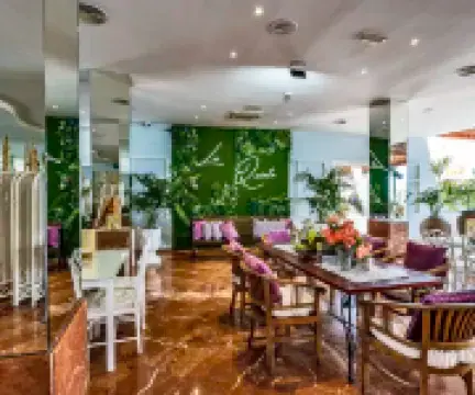 Hotel Spa la Quinta Park Suites