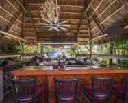 Days Inn by Wyndham Stuart, FL - bar