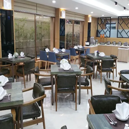 Black Sands Hotel Jeju Отели рядом с достопримечательностью «Монумент Самсасок»