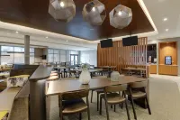 سبرنجهيل سويتس باي ماريوت شيراو فنادق في تشيراو