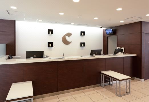 컴포트 호텔 기타카미 외관 및 역과의 위치