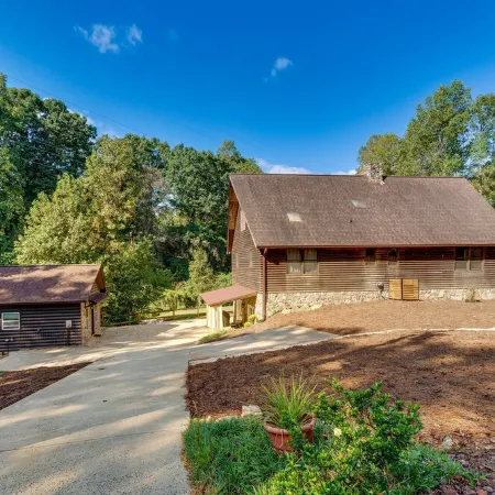 Cozy, Pet-Friendly Retreat in Hickory w/ Fire Pit!