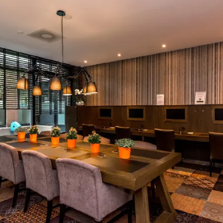 XO Hotels Park West Отели рядом с достопримечательностью «Культурно-развлекательный комплекс Вестергасфабрик»