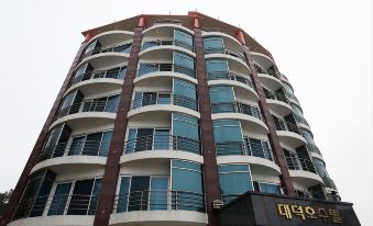4. 대덕호수텔..