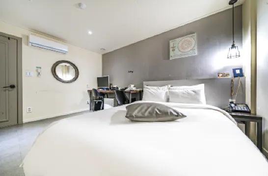 Hotel Yaja Dongincheon Отели рядом с достопримечательностью «Songwol-dong Fairy Tale Village»