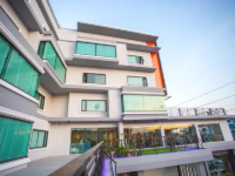 โรงแรม เดอะ ชีวิน แอนด์ คอนเวนชั่น โรงแรมในอำเภอ ชุมแพ