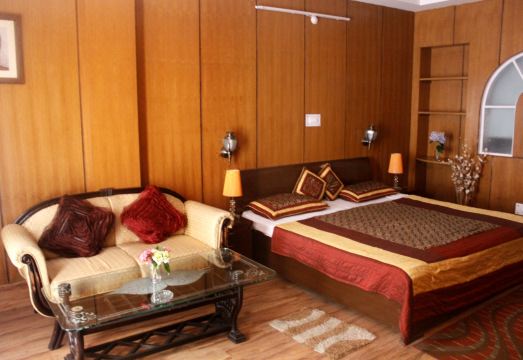 Hotel Himshikhar - Housity