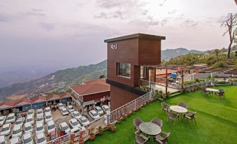 Treebo Raj Mall Road