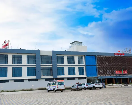 Kingdom Waterpark & Resort Hotel di Junagadh