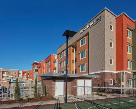 เรสซิเดนซ์อินน์ บายแมริออท ซาคราเมนโต เดวิส โรงแรมในเดวิส