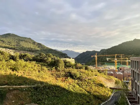 Shanjing Meixi Apartment (Laowa Tunnel)