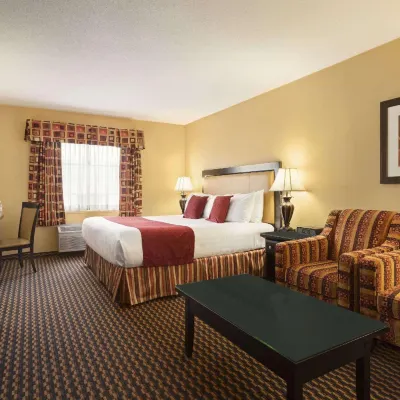 رمادا باي ويندام سوري/لانغلي Hotels near "‪The Glades, 561 172 St, Surrey, BC V3S 9P8‬"